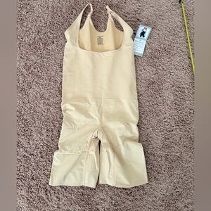 NWT Yummie Open Bust Beige Shapewear Bodysuit Size M/L